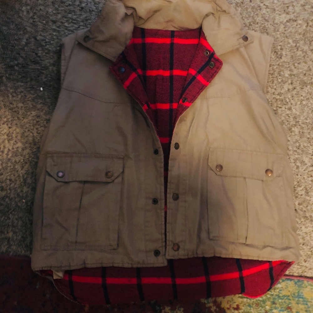 Men’s reversible khaki and plaid vest